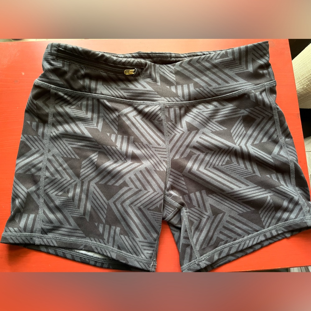 Oiselle women’s fitted shorts size small